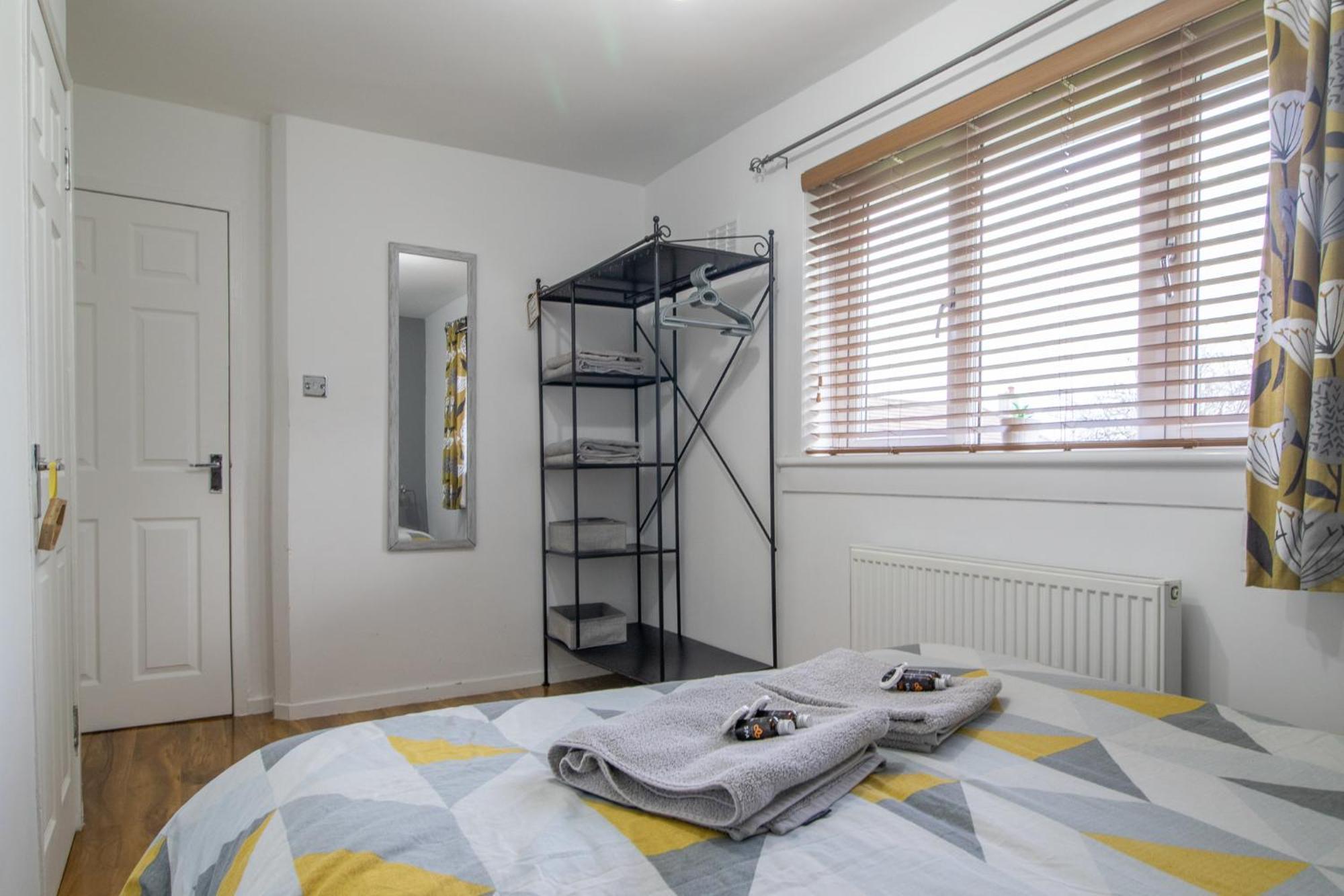 1 Bed Apartment Central Hamilton Free Wifi With Great Transport Links To Glasgow ภายนอก รูปภาพ