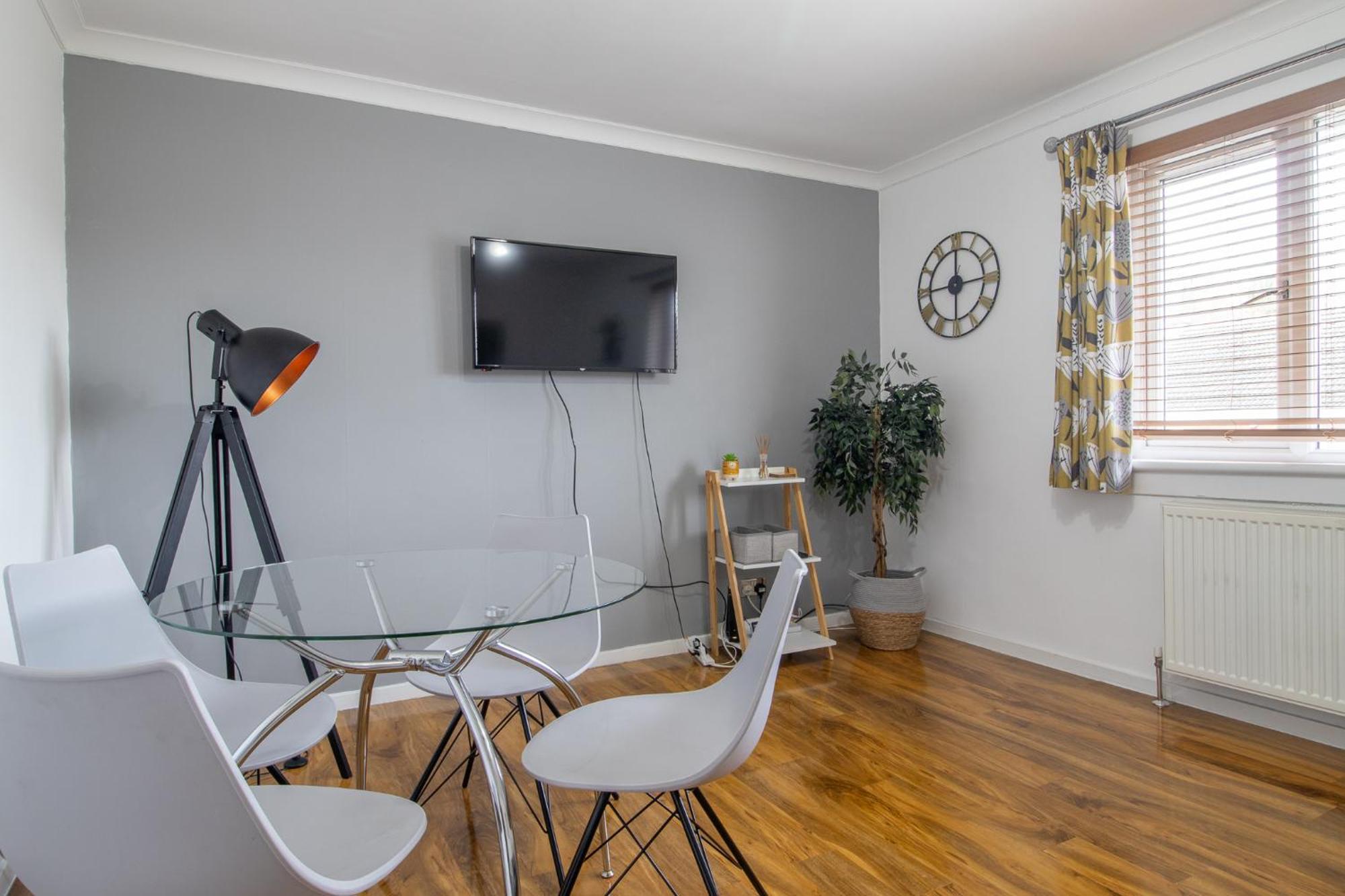 1 Bed Apartment Central Hamilton Free Wifi With Great Transport Links To Glasgow ภายนอก รูปภาพ